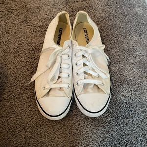 Women’s white converse size 9